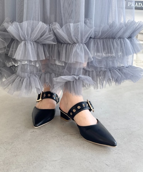 Loueme（ルエム）の「ポインテッドトゥ太ベルトミュール（パンプス・レディース・アイボリー/ブラック・24.5cm/23.5cm）」の15枚目の写真