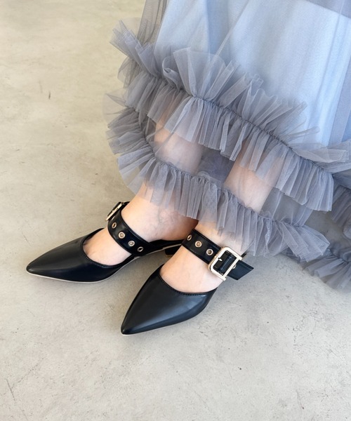 Loueme（ルエム）の「ポインテッドトゥ太ベルトミュール（パンプス・レディース・アイボリー/ブラック・24.5cm/23.5cm）」の16枚目の写真