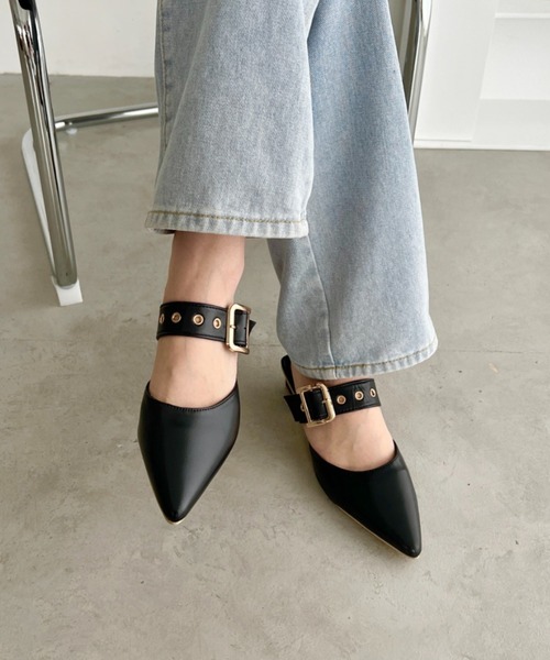 Loueme（ルエム）の「ポインテッドトゥ太ベルトミュール（パンプス・レディース・アイボリー/ブラック・24.5cm/23.5cm）」の22枚目の写真