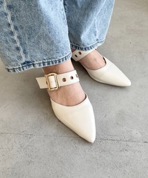 Loueme（ルエム）の「ポインテッドトゥ太ベルトミュール（パンプス）」