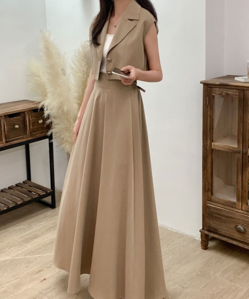 ABITOKYO（アビトーキョー）の「ショート丈ジャケット＆ハイウエストボリュームフレアスカートセットアップ（セットアップ・レディース・ベージュ/モカ/ブラック/チャコールグレー/ブルーグレー/ブラウン/カーキ・M/L）」の6枚目の写真