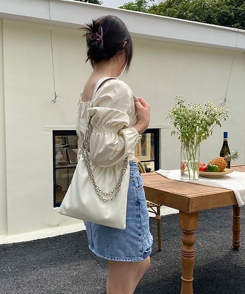 LOPASS(ロパス)の「ワイドベルト スクエアチェーンショルダーバッグ(ショルダーバッグ・レディース・ブラック/ホワイト・FREE)」の12枚目の写真