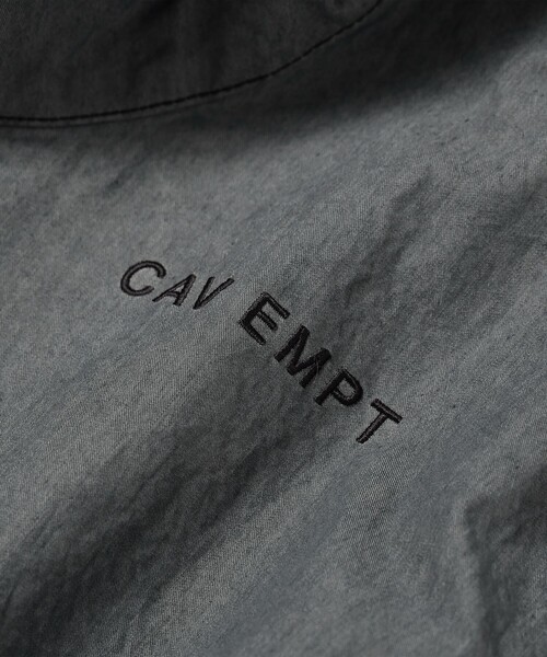 C.E(シーイー)の「C.E / OVERDYE CN PULLOVER HOODY(ブルゾン・メンズ・グレー・MEDIUM/LARGE/X-LARGE)」の8枚目の写真