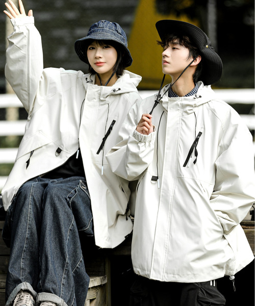 neos(ネオス)の「【neos -addictive design-】ビッグシルエット ボリュームネック フード マウンテン パーカー(マウンテンパーカー・メンズ・ベージュ/カーキ/ブラック・MEDIUM/LARGE/X-LARGE)」の1枚目の写真