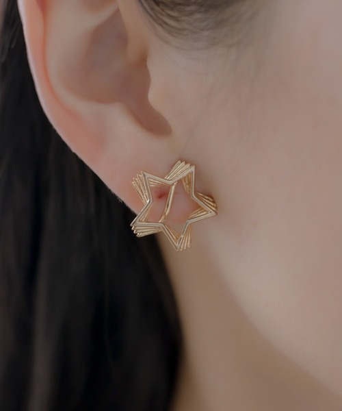 ear PAPILLONNER(イアパピヨネ)の「《WEB限定》スターフラッシュイヤリング(イヤリング・レディース・ゴールド/シルバー・FREE)」の7枚目の写真
