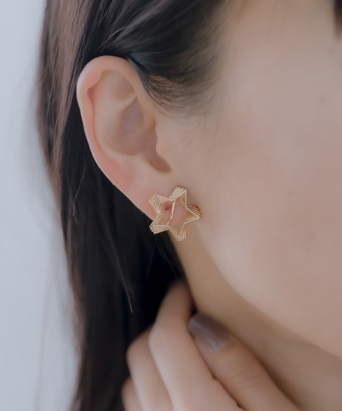 ear PAPILLONNER(イアパピヨネ)の「《WEB限定》スターフラッシュイヤリング(イヤリング・レディース・ゴールド/シルバー・FREE)」の10枚目の写真