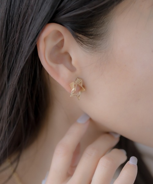 ear PAPILLONNER(イアパピヨネ)の「《WEB限定》スターフラッシュイヤリング(イヤリング・レディース・ゴールド/シルバー・FREE)」の11枚目の写真