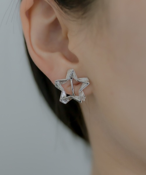 ear PAPILLONNER(イアパピヨネ)の「《WEB限定》スターフラッシュイヤリング(イヤリング・レディース・ゴールド/シルバー・FREE)」の12枚目の写真