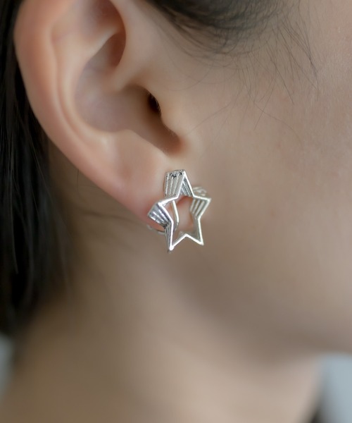 ear PAPILLONNER(イアパピヨネ)の「《WEB限定》スターフラッシュイヤリング(イヤリング・レディース・ゴールド/シルバー・FREE)」の13枚目の写真