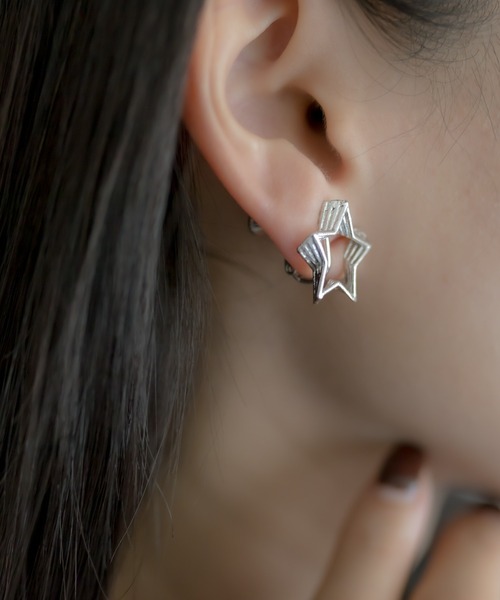 ear PAPILLONNER(イアパピヨネ)の「《WEB限定》スターフラッシュイヤリング(イヤリング・レディース・ゴールド/シルバー・FREE)」の16枚目の写真
