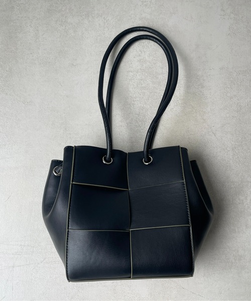 Thevon（ゼボン）の「ブレイドミニバッグ（ショルダーバッグ・レディース・モカ/アイボリー/ブラック・FREE）」の11枚目の写真