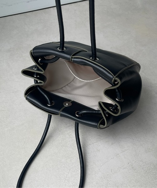 Thevon（ゼボン）の「ブレイドミニバッグ（ショルダーバッグ・レディース・モカ/アイボリー/ブラック・FREE）」の13枚目の写真