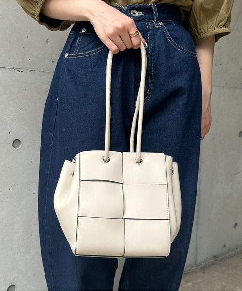 Thevon（ゼボン）の「ブレイドミニバッグ（ショルダーバッグ・レディース・モカ/アイボリー/ブラック・FREE）」の15枚目の写真