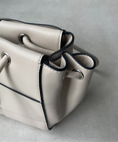 Thevon（ゼボン）の「ブレイドミニバッグ（ショルダーバッグ・レディース・モカ/アイボリー/ブラック・FREE）」の19枚目の写真