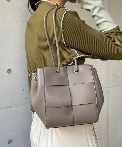 Thevon（ゼボン）の「ブレイドミニバッグ（ショルダーバッグ・レディース・モカ/アイボリー/ブラック・FREE）」の21枚目の写真