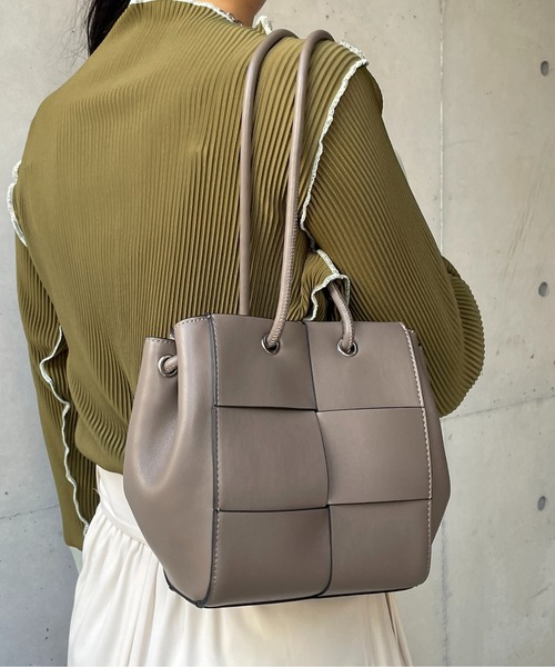 Thevon（ゼボン）の「ブレイドミニバッグ（ショルダーバッグ・レディース・モカ/アイボリー/ブラック・FREE）」の22枚目の写真