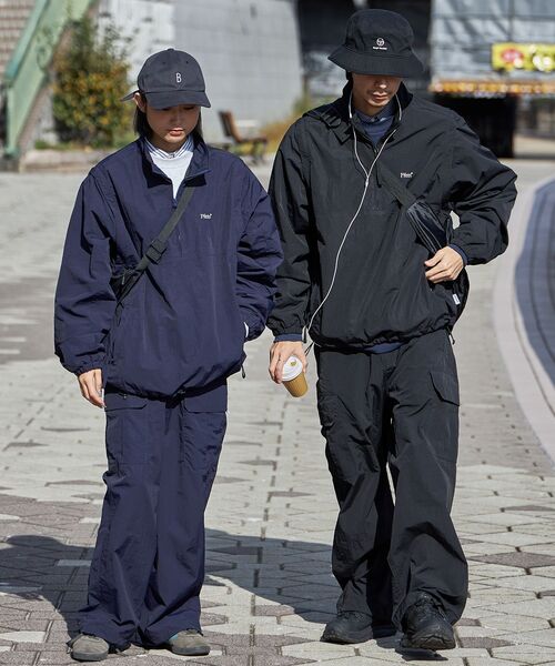 FFEIN(フェイン)の「【FFEIN(フェイン)】2WAY ハーフジップアノラックスタンドナイロンブルゾン / 袖脱着 ドローコード テック(ナイロンジャケット・メンズ・ライトグレー/ブラック/ネイビー・SMALL/LARGE/MEDIUM)」の20枚目の写真