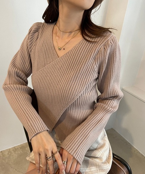 one after another NICE CLAUP（ワンアフターアナザーナイスクラップ）の「カシュクールリブニット（ニット/セーター・レディース・ベージュ/アイボリー/ブラック/ピンク・FREE）」の4枚目の写真