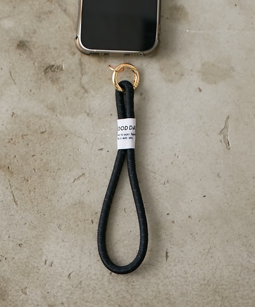 BIRTHDAY BAR（バースデイバー）の「ANTISHOCK 静電気軽減 スマホストラップ（スマホグッズ・レディース・グリーン/ベージュ/イエロー/アイボリー/ネイビー/パープル/ブラックミックス/ピンク/ブルー/ブラック・0/フリー）」の6枚目の写真