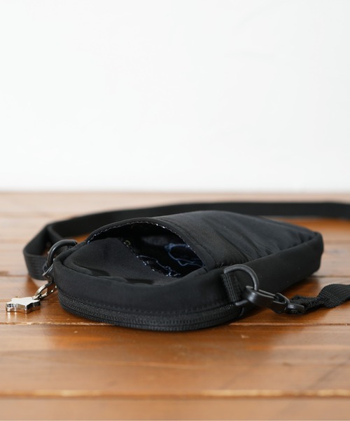 CONVERSE（コンバース）の「ちいかわ × コンバース ショルダーポーチ