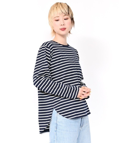 Alite cloth(アリーテクロス)の「クルーネック裾ラウンドヘムボーダーロンT(Tシャツ/カットソー・レディース・レッド/ブラック系その他/グリーン/ホワイト系その他/ブルー/ホワイト/ブラック・M/L/XL)」の3枚目の写真