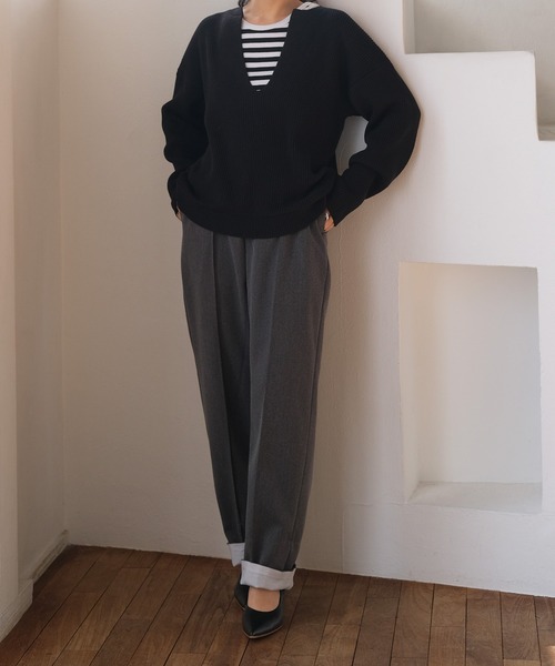 AKTE（アクテ）の「ディープオープンネックニットプルオーバー（ニット/セーター・レディース・グレー/ブラック・FREE）」の13枚目の写真