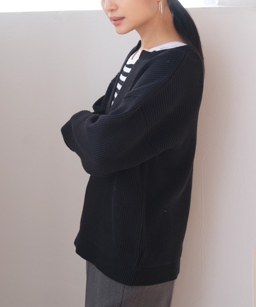 AKTE（アクテ）の「ディープオープンネックニットプルオーバー（ニット/セーター・レディース・グレー/ブラック・FREE）」の14枚目の写真