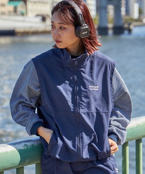 FFEIN（フェイン）の「【FFEIN】ロゴ刺繍スタンドカラーナイロンジップベスト / ドローコード セットアップ対応（ベスト・メンズ・ネイビー/ブラック/ベージュ・LARGE/MEDIUM/SMALL）」の3枚目の写真