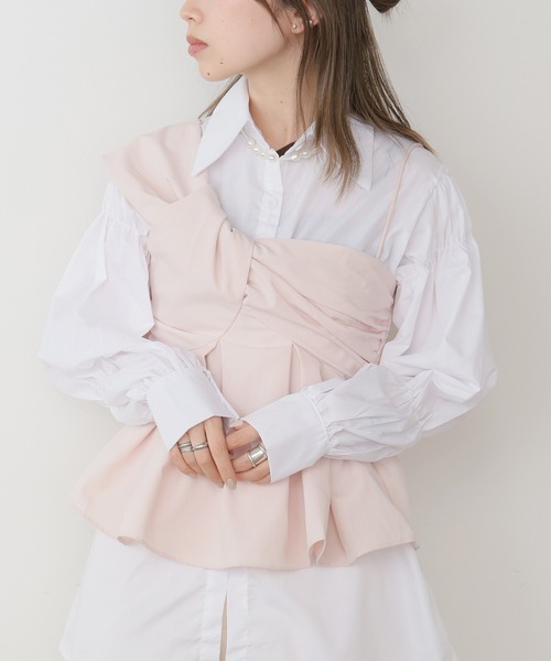 AO2(アオズ)の「Asymmetric design bustier / アシンメトリーデザインビスチェ(ベスト・レディース・ベビーピンク/アイボリー/ベージュ・FREE)」の3枚目の写真