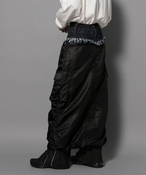 Anui（アニュイ）の「【UNISEX/2サイズ展開】MA1レイヤードスカート（スカート・レディース・ブラック/グレー・MEDIUM/SMALL）」の12枚目の写真