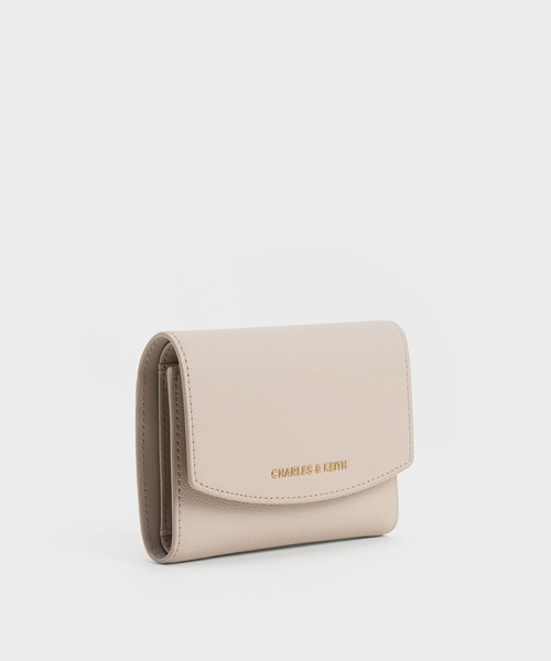 CHARLES & KEITH(チャールズ & キース)の「Briony ブライオニー カーブフラップウォレット(財布・レディース・ブラック/オートミール/チョコ/シルバー系その他/ワインレッド・XXS)」の14枚目の写真