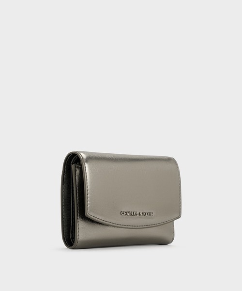 CHARLES & KEITH(チャールズ & キース)の「Briony ブライオニー カーブフラップウォレット(財布・レディース・ブラック/オートミール/チョコ/シルバー系その他/ワインレッド・XXS)」の20枚目の写真