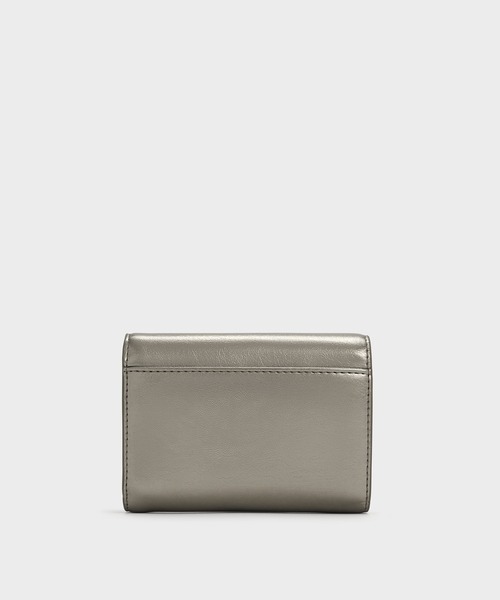 CHARLES & KEITH◆カーブフロント フラップ ウォレット◆送料込 CHARLES & KEITH◇カーブフロント フラップ ウォレット◇送料込