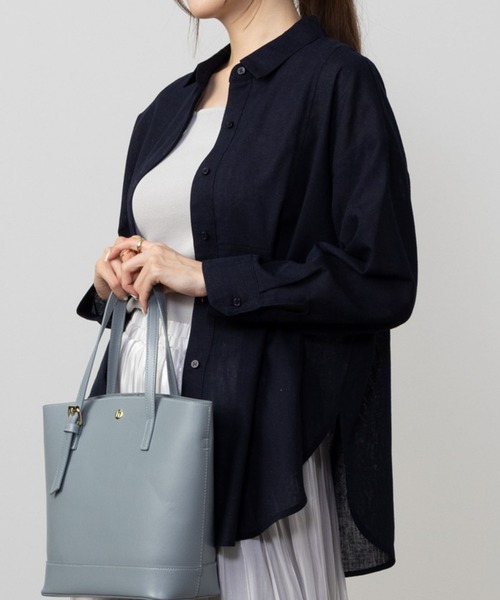 HusHusH（ハッシュアッシュ）の「HusHusH ハッシュアッシュ リネン混ベーシックシャツ（シャツ/ブラウス・レディース・ライトイエロー/ネイビー/ホワイト・M/L）」の2枚目の写真