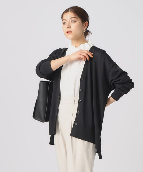 SHOO・LA・RUE（シューラルー）の「◆【洗える/体型カバー/UV】ゆるポンチョ風カーディガン（カーディガン/ボレロ・レディース・ナチュラル/グリーン系/ブラック/イエロー系その他・00）」の5枚目の写真