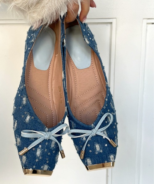 Olu.（オルドット）の「スクエアトゥデニムパンプス（パンプス・レディース・ダークブルー/ライトブルー・39/37/35）」の17枚目の写真