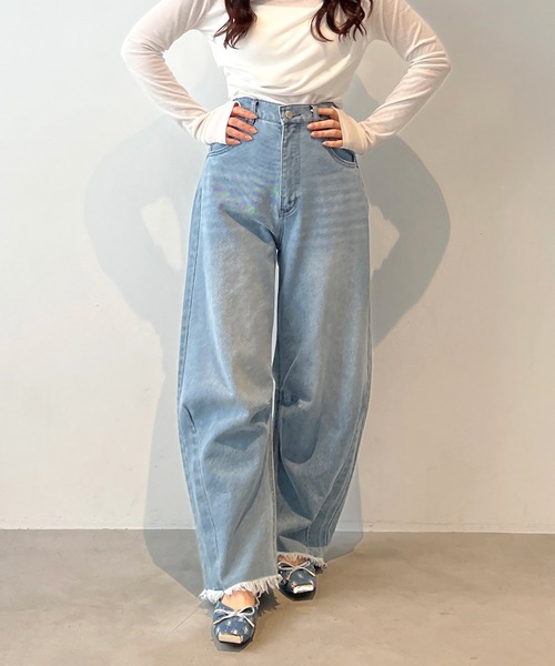 Olu.（オルドット）の「スクエアトゥデニムパンプス（パンプス・レディース・ダークブルー/ライトブルー・39/37/35）」の16枚目の写真