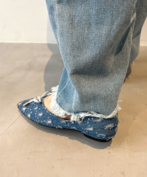 Olu.（オルドット）の「スクエアトゥデニムパンプス（パンプス・レディース・ダークブルー/ライトブルー・39/37/35）」の20枚目の写真