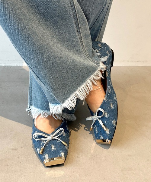 Olu.（オルドット）の「スクエアトゥデニムパンプス（パンプス・レディース・ダークブルー/ライトブルー・39/37/35）」の19枚目の写真