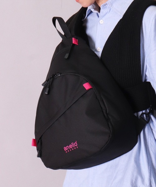 anello（アネロ）の「(LF)【anello】15L 大容量 クロス ボディバッグ（ボディバッグ/ウエストポーチ・レディース・ブラック/ブラック×ピンク/ブラック×ベージュ・ONE SIZE）」の2枚目の写真