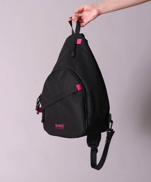 anello（アネロ）の「(LF)【anello】15L 大容量 クロス ボディバッグ（ボディバッグ/ウエストポーチ・レディース・ブラック/ブラック×ピンク/ブラック×ベージュ・ONE SIZE）」の5枚目の写真