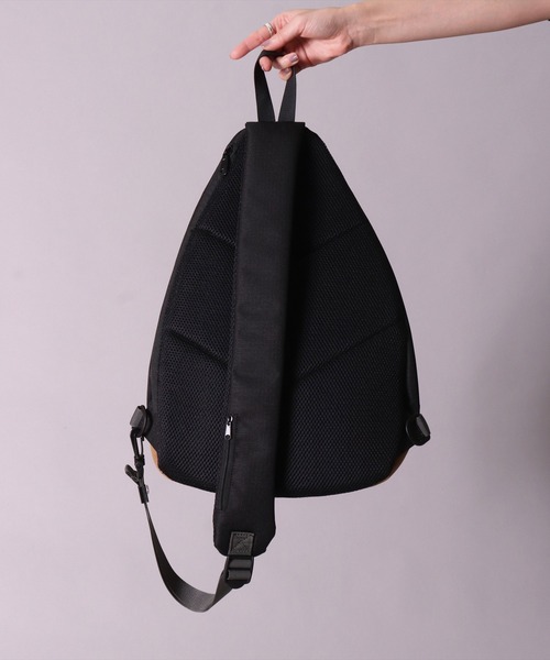 anello（アネロ）の「(LF)【anello】15L 大容量 クロス ボディバッグ（ボディバッグ/ウエストポーチ・レディース・ブラック/ブラック×ピンク/ブラック×ベージュ・ONE SIZE）」の8枚目の写真