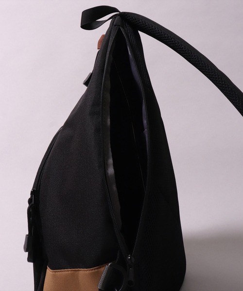 anello（アネロ）の「(LF)【anello】15L 大容量 クロス ボディバッグ（ボディバッグ/ウエストポーチ・レディース・ブラック/ブラック×ピンク/ブラック×ベージュ・ONE SIZE）」の20枚目の写真