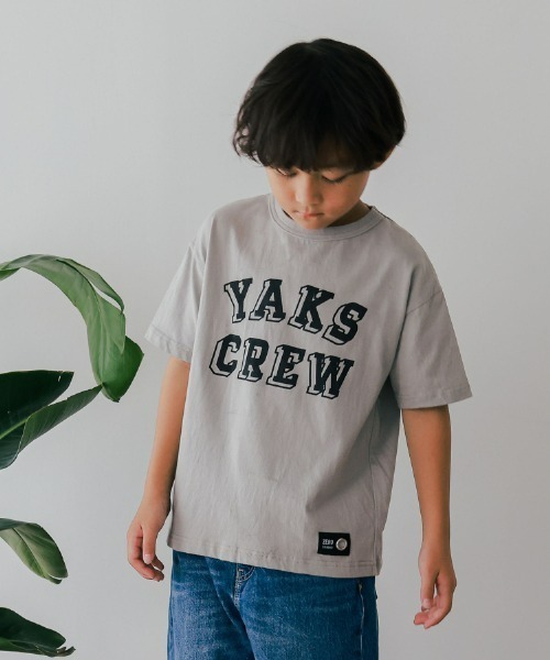 ZERO standerd(ゼロスタンダード)の「ZERO standard/ゼロスタンダード プリントTシャツ(Tシャツ/カットソー・キッズ・ブラック/ブルー系その他5/グレー系その他/ブラック系その他2/オフホワイト/グレー/チャコールグレー/ホワイト系その他2/ブラック系その他/グレー系その他6/ネイビー/ベージュ/ホワイト系その他/ベージュ系その他/ホワイト系その他3・100cm/110cm/120cm/130cm/140cm/150cm/160cm)」の10枚目の写真