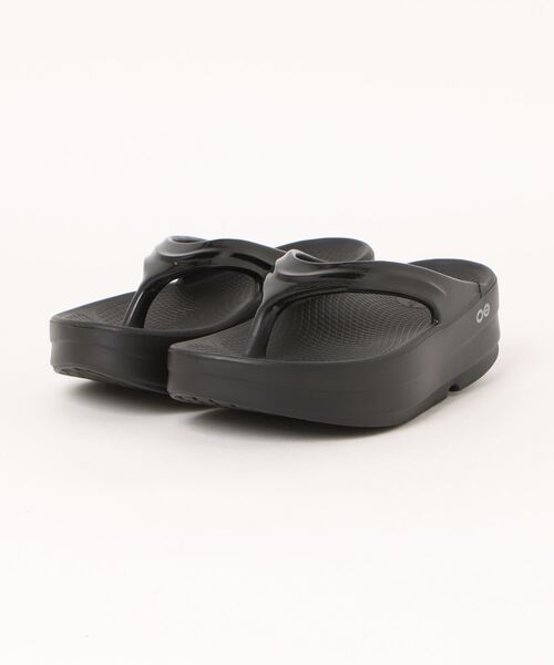 OOFOS(ウーフォス)の「【OOFOS】200050-Black OOmega(サンダル・レディース・ブラック・23cm/24cm/25cm)」の1枚目の写真