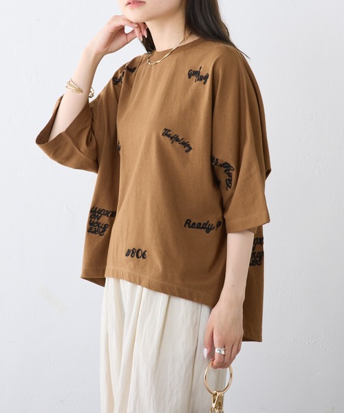 PUAL CE CIN(ピュアルセシン)の「手描き風ロゴ刺繍ハーフスリーブTシャツ(Tシャツ/カットソー・レディース・グレー/オフホワイト/ブラウン・FREE)」の13枚目の写真