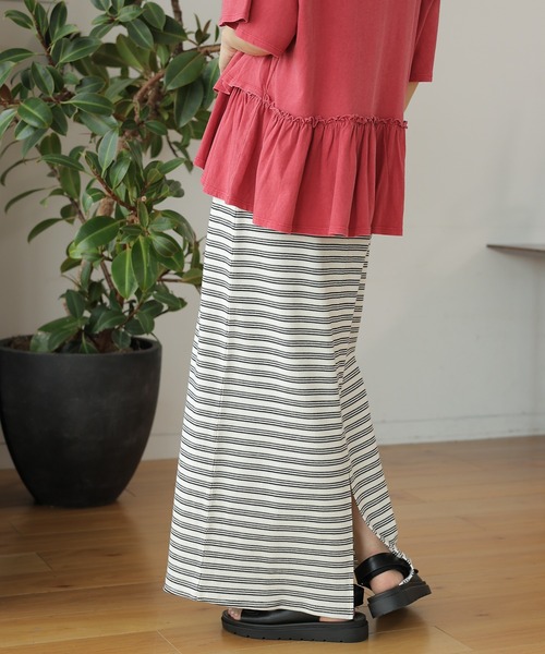 LEPSIM(レプシィム)の「ボーダーワッフルスカート 122058(スカート・レディース・ブラック/アイボリー・FREE)」の3枚目の写真