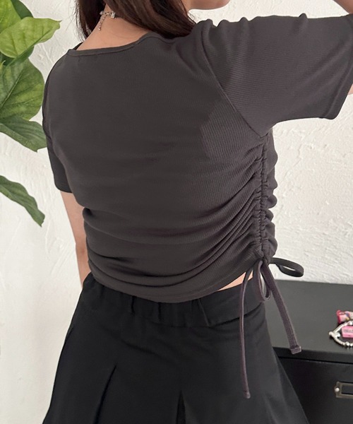 apres jour mignon（アプレジュールミニョン）の「【apresjour mignon SOIE】レイヤード風トップス【ZOZOTOWN限定アイテム】（Tシャツ/カットソー・レディース・チャコールグレー/アイボリー/ブラック/レッド・X-LARGE/フリー）」の17枚目の写真