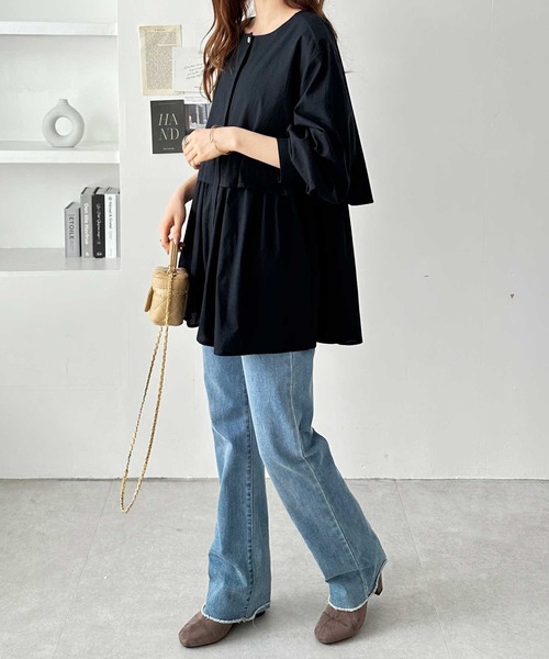 GeeRA(ジーラ)の「【M~3L展開】ふんわりペプラムが大人可愛い!羽織にもなる!ペプラムシャツチュニックブラウス(シャツ/ブラウス・レディース・オフホワイト/ブラック系その他/ブラック・MEDIUM/LARGE/X-LARGE/XX-LARGE)」の7枚目の写真