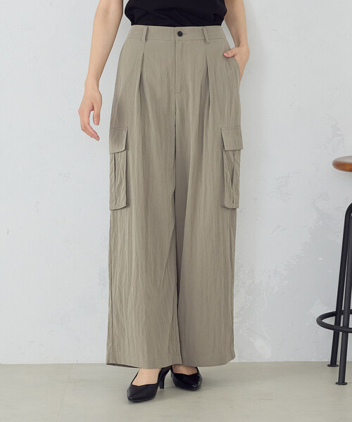 COMME CA ISM（コムサイズム）の「シャカシャカタフタ ワイドシルエット カーゴパンツ（カーゴパンツ・レディース・カーキ/ブラック・LARGE/MEDIUM）」の9枚目の写真